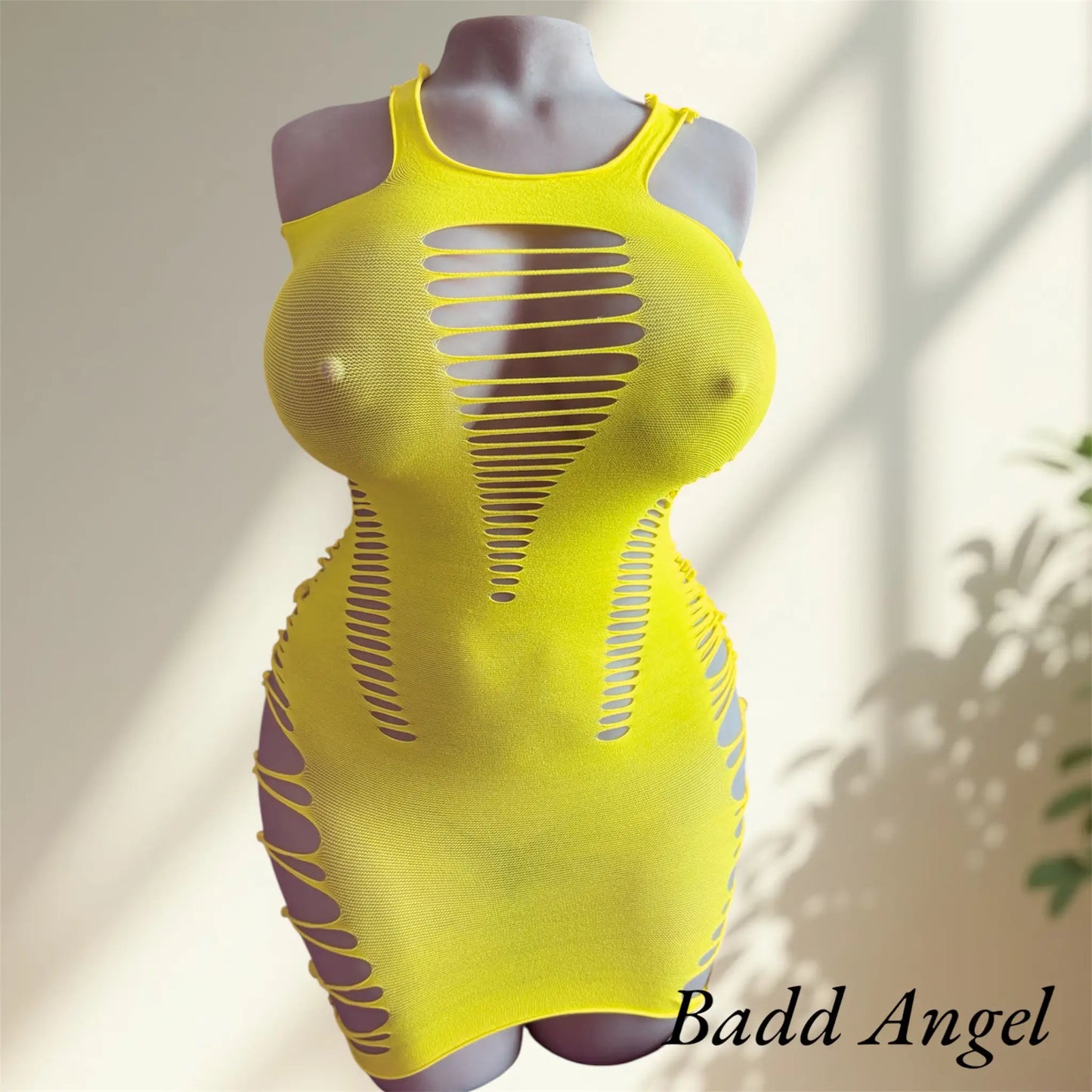 Robe en maille Électrisante – Découpes Audacieuses