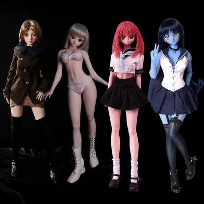 J60 Serie, Mini poupée à grosse poitrine